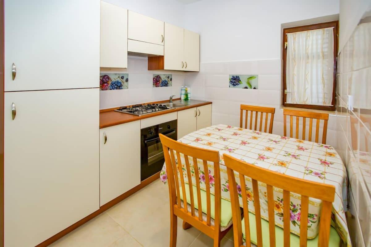 Apartment Mateljan Zastražišće