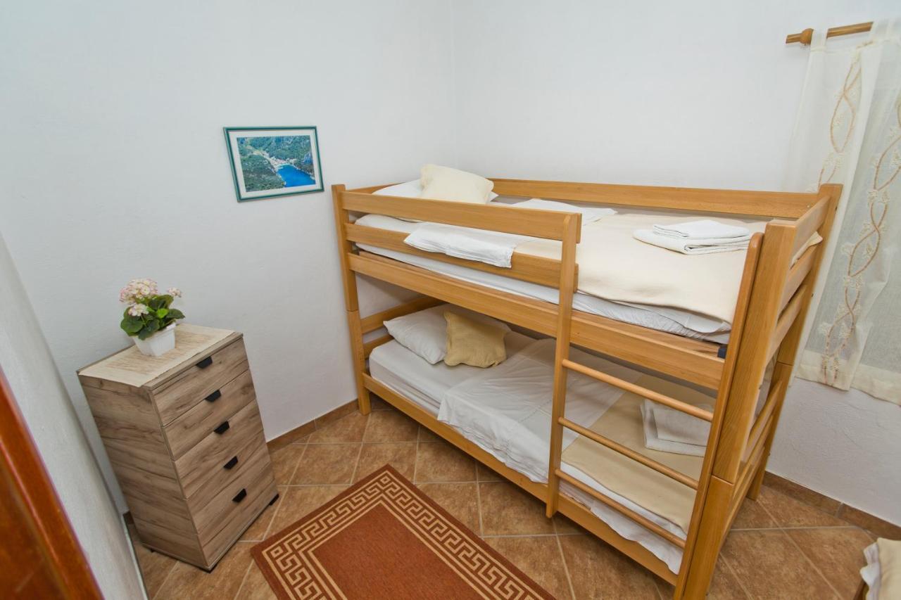 Mateljan Apartment Zastražišće