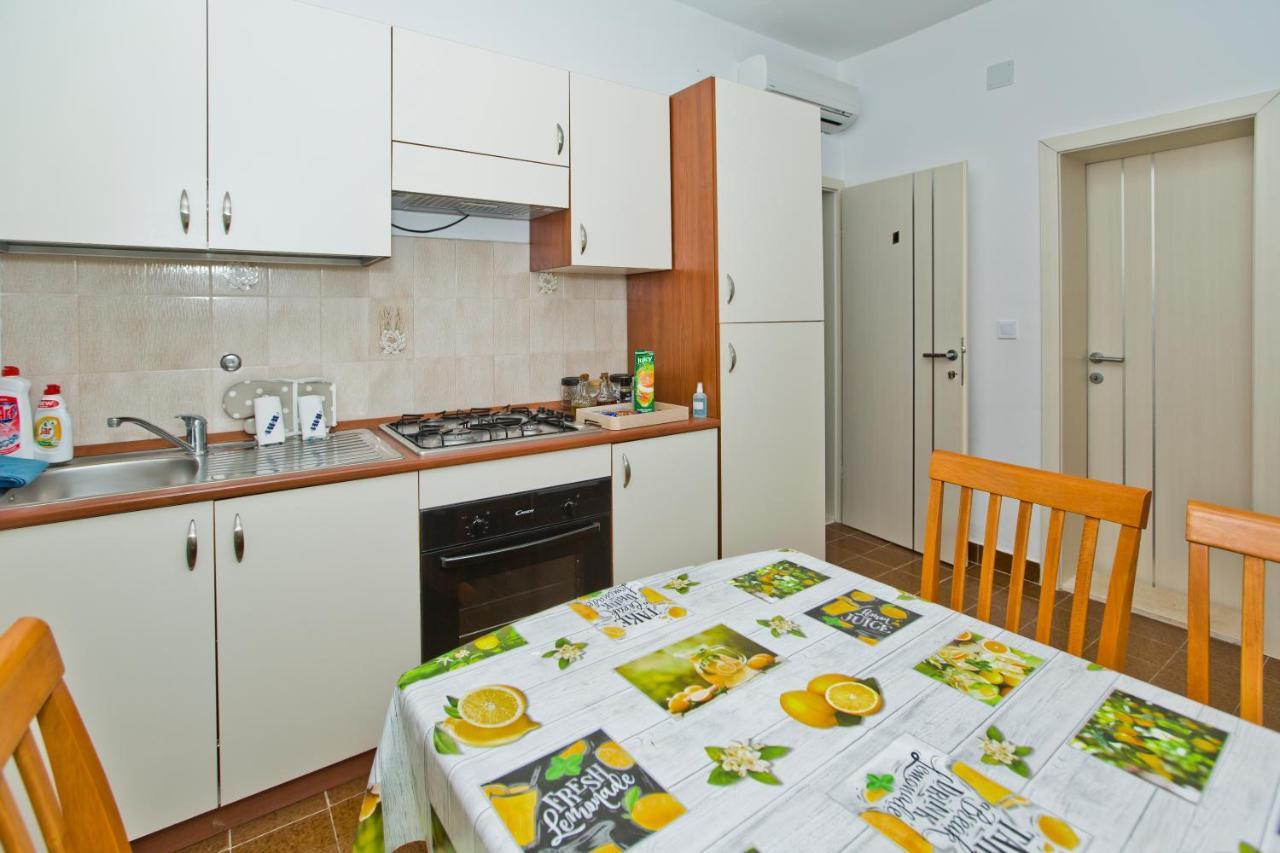 Apartment Mateljan Zastražišće