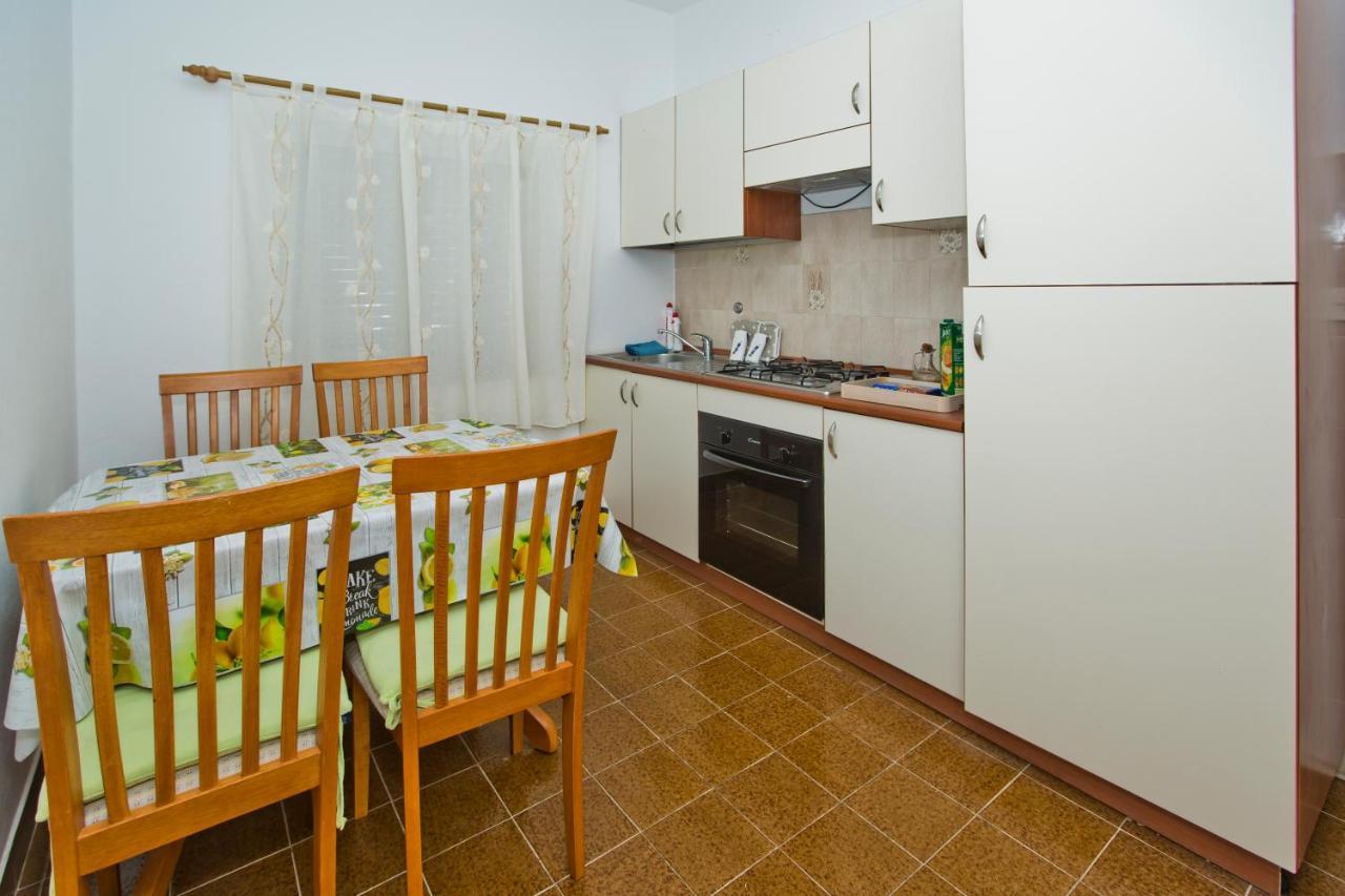 Apartment Mateljan Zastražišće